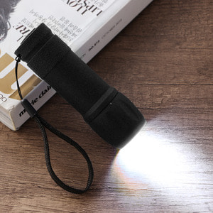 파워온 LED 손전등(블랙) / 휴대용 후레쉬